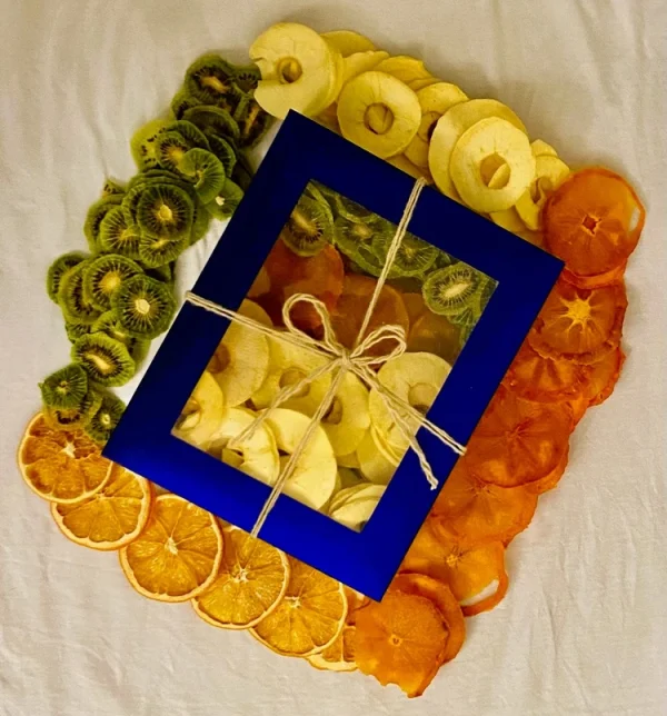 مخلوط 3 میوه ترش و شیرین